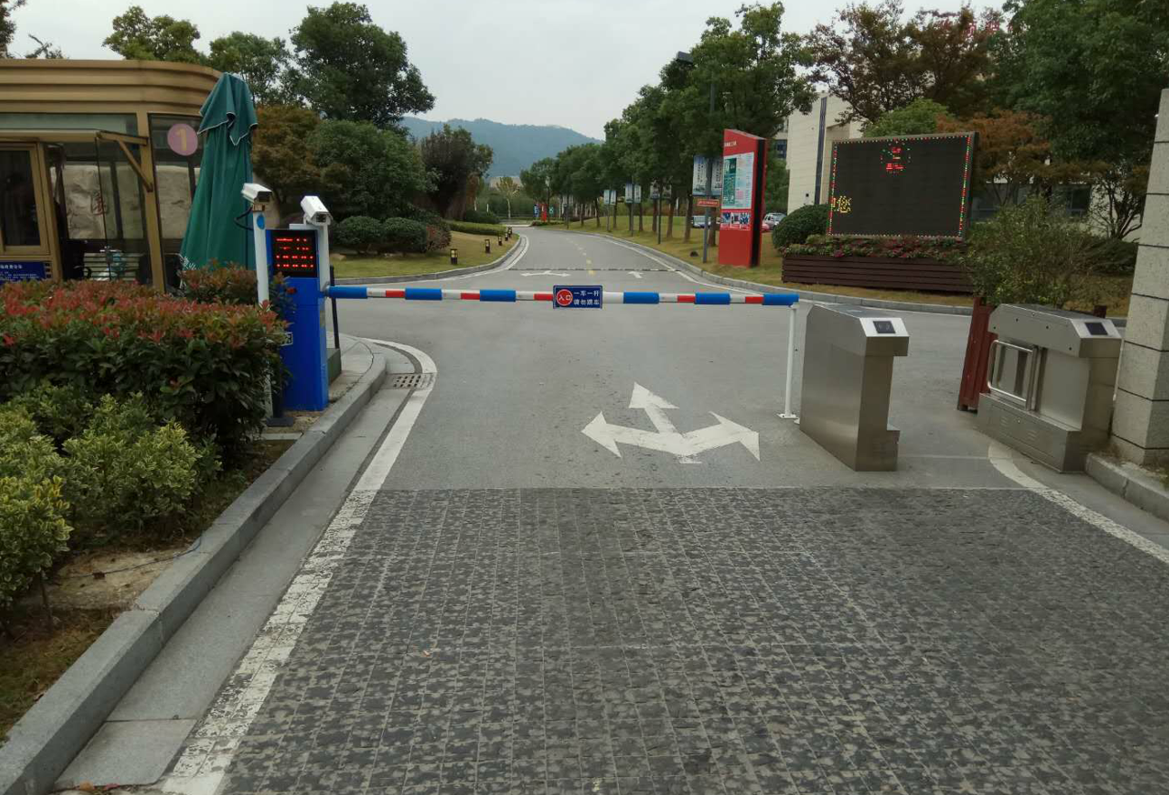 德立達公園停車場項目